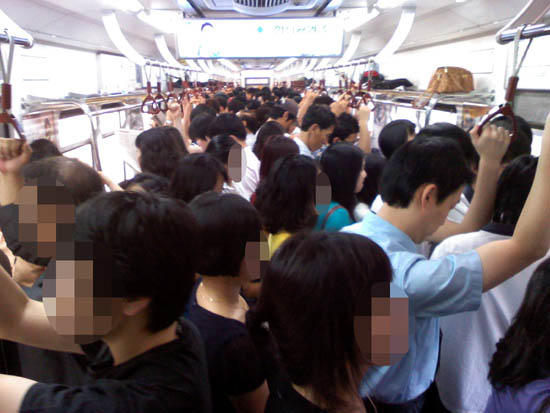 밀집-장소-지하철-추행