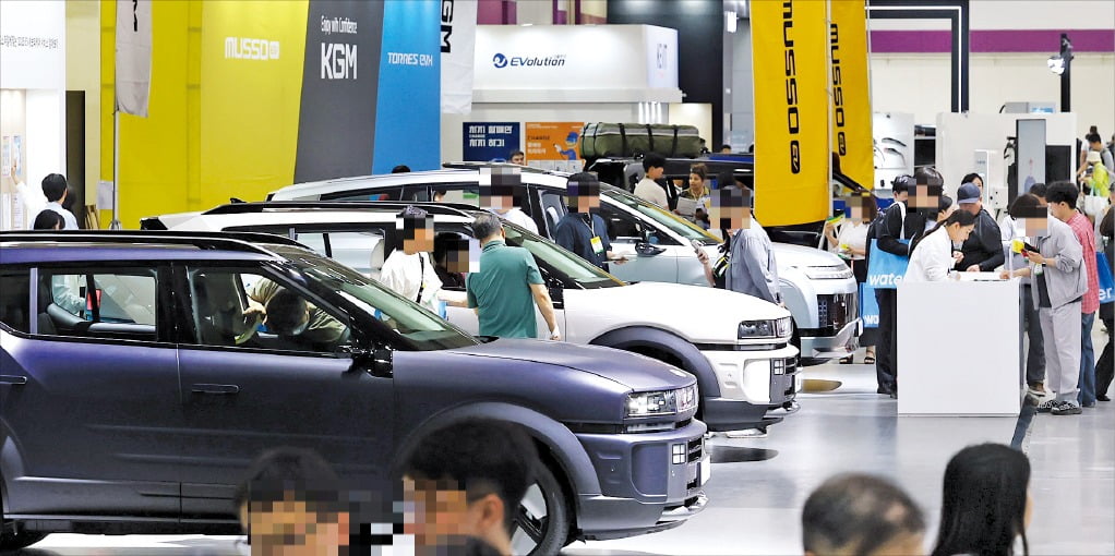 늘어나는 전기차, 줄어드는 상승세 - 업계들 대안 모색