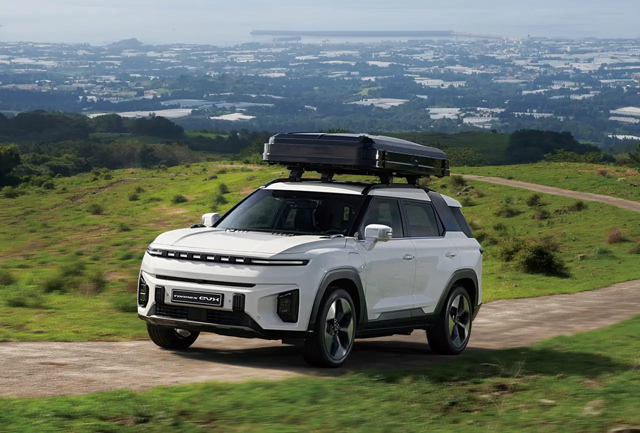 KG모빌리티 토레스 EVX 메인 이미지