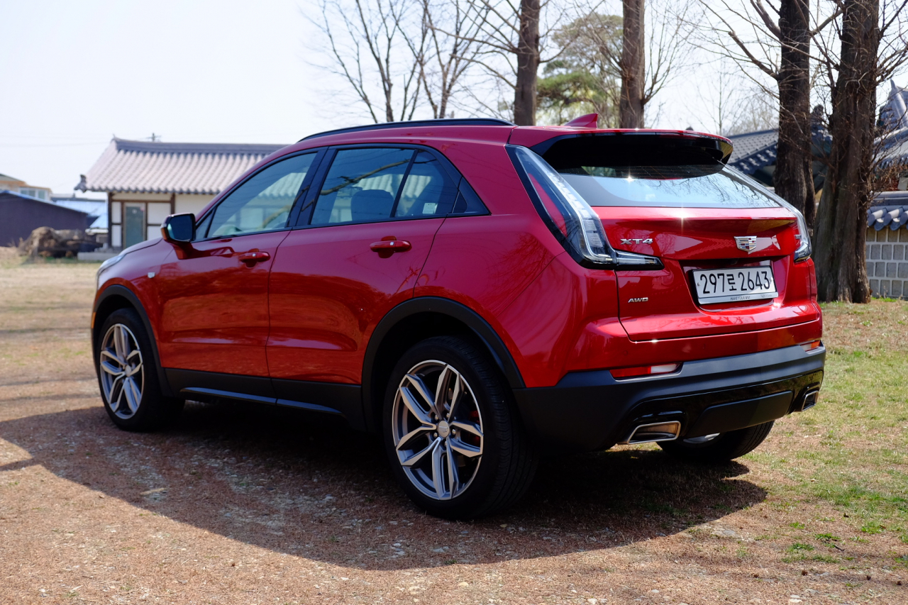 캐딜락 XT4