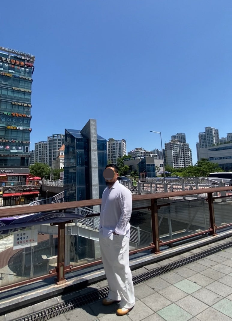 데일리룩(2025. 7. 11.)무신사스탠다드 린넨셔츠 화이트, 무신사스탠다드 린넨라이크 와이드 데님팬츠 화이트, 카시오 A158W-1 클래식 실버, 스텔라레알레 컨버스 스니커즈