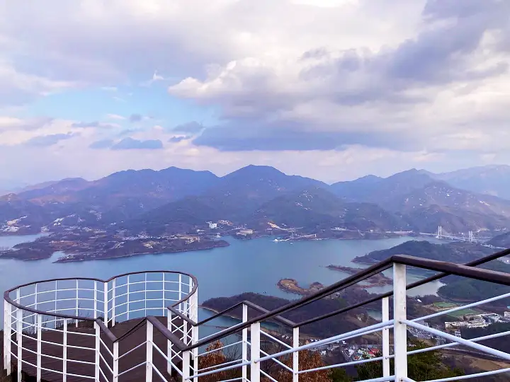 우리 캠핑 왔어요 실내 온수 워터파크 유리전망대 케이블카 제천 겨울방학 여행 가볼만한 곳 추천