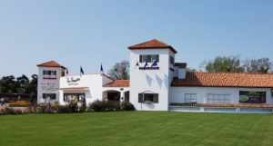 투명 돔 캠핑장