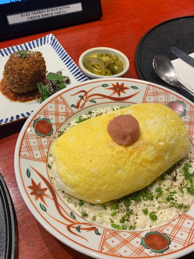 수플레오믈렛과 치즈 아란치니