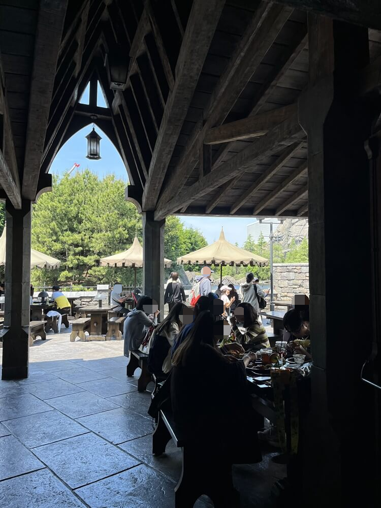 외부 자리 및 나가는 길