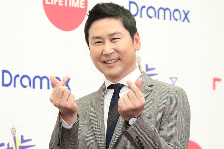 손하트하는 신동엽