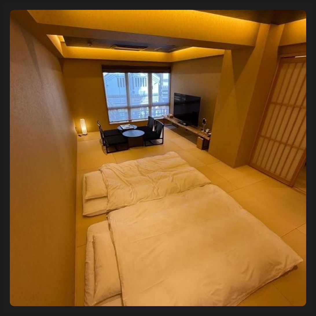 와쿠 나리타산몬젠 객실 내부