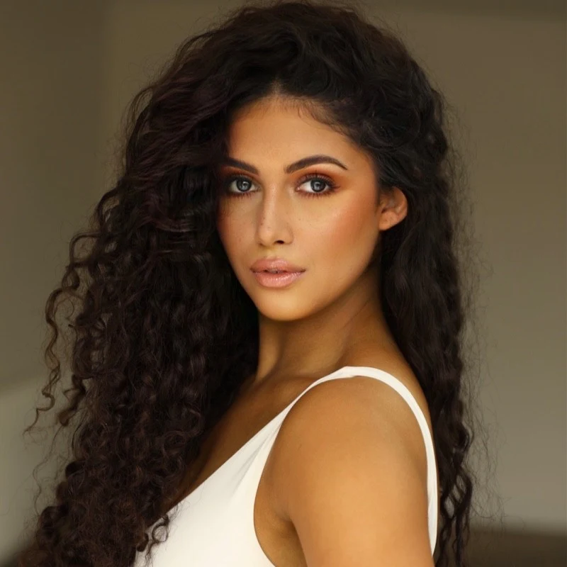 댐즐에서 공주 역을 맡은 브로컨 맥팔레인