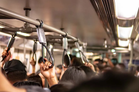 바이러스와 접촉하기 쉬운 환경 (비밀이 많은 생활)