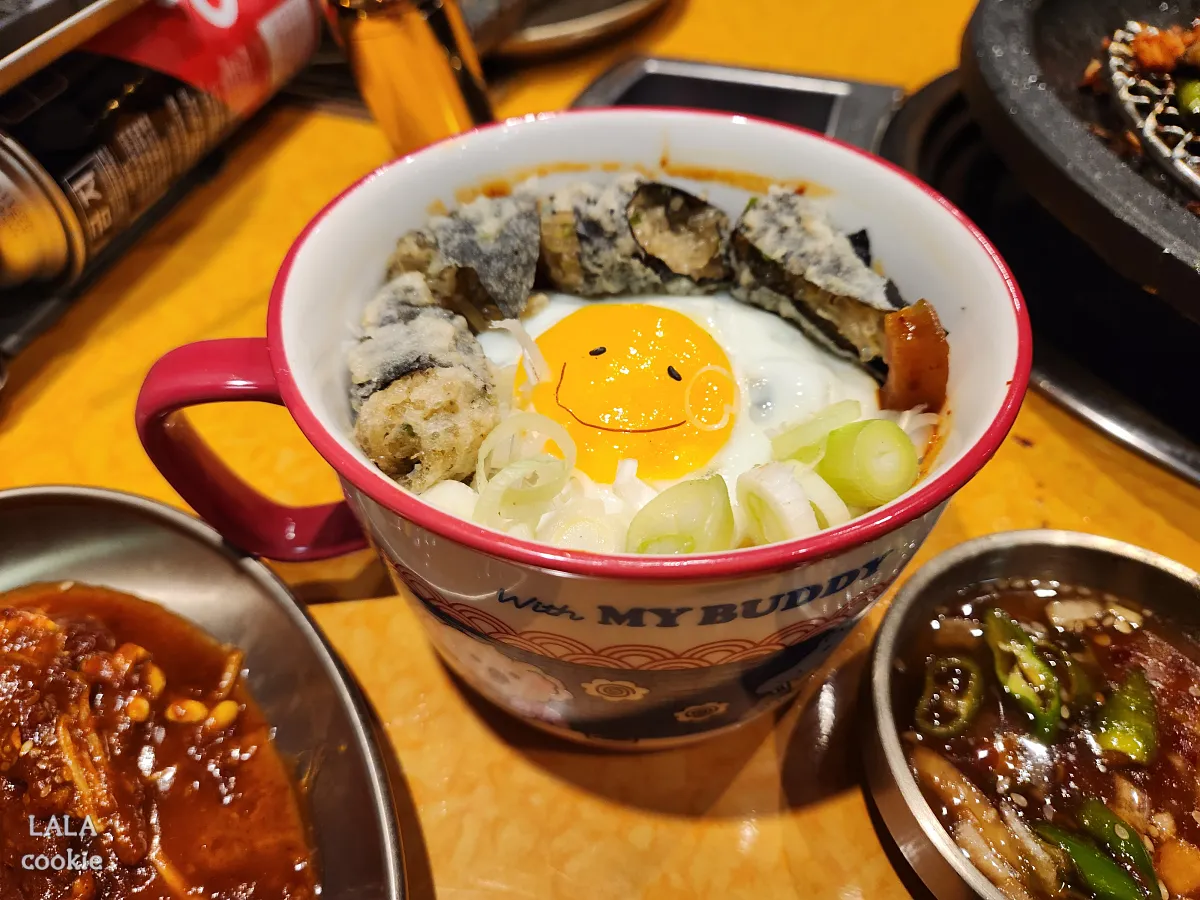 대구-중구-소막창-대창-맛집-몽실집-김말이튀김과-후라이가-올라간-떡볶이