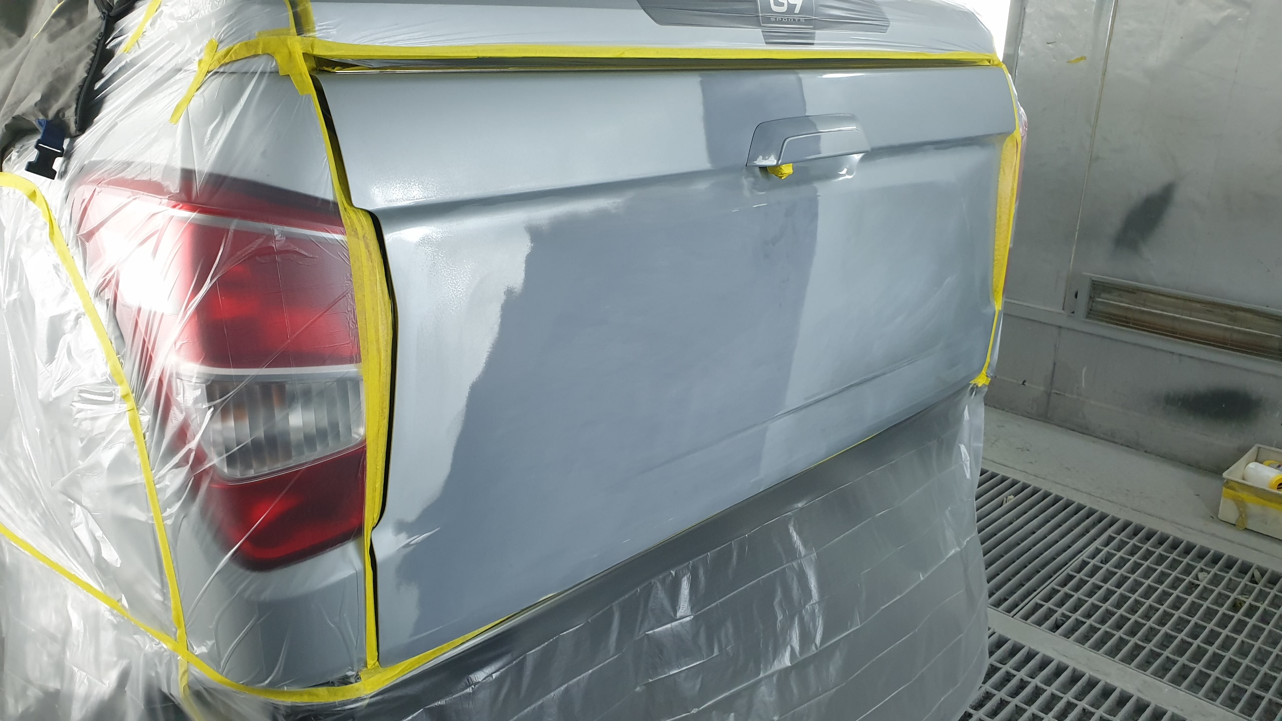 트렁크 도색 작업전