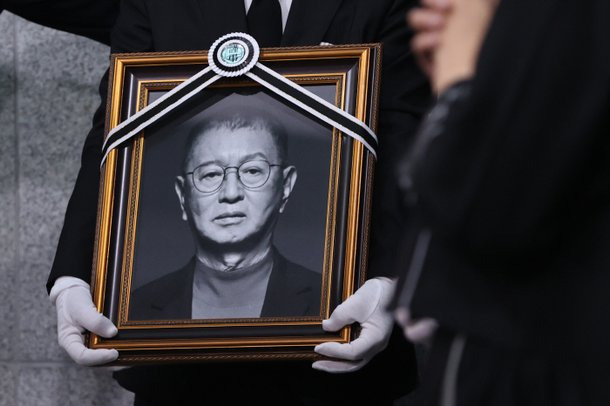 한국 코미디의 '아이디어 뱅크', 故 전유성