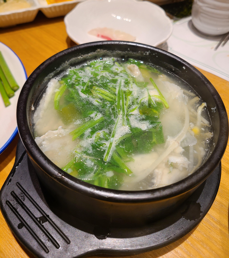 송수사 지리탕 돌솥밥