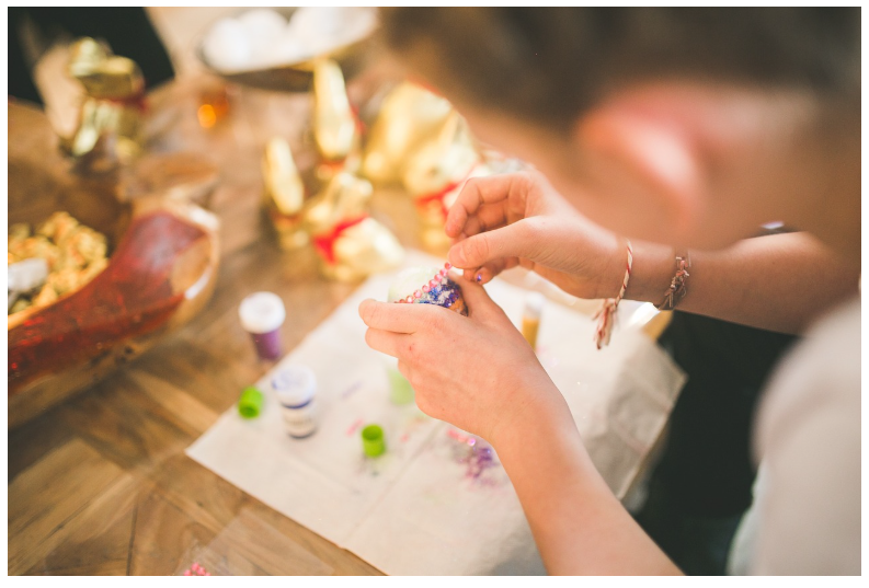 한국 전통공예 만드는 모습 이미지