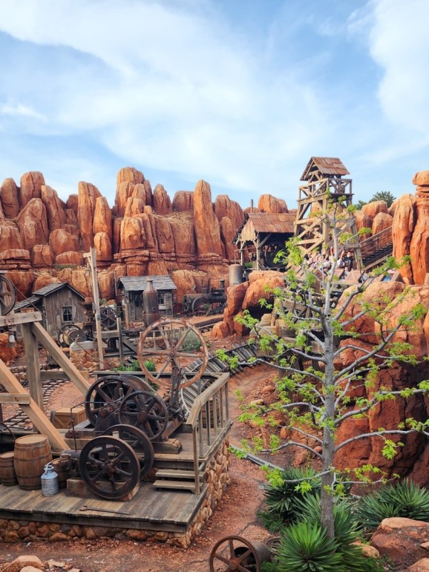 도쿄 여행 추천 BEST 5 : 도쿄 디즈니랜드 놀이기구 추천 TOP 7