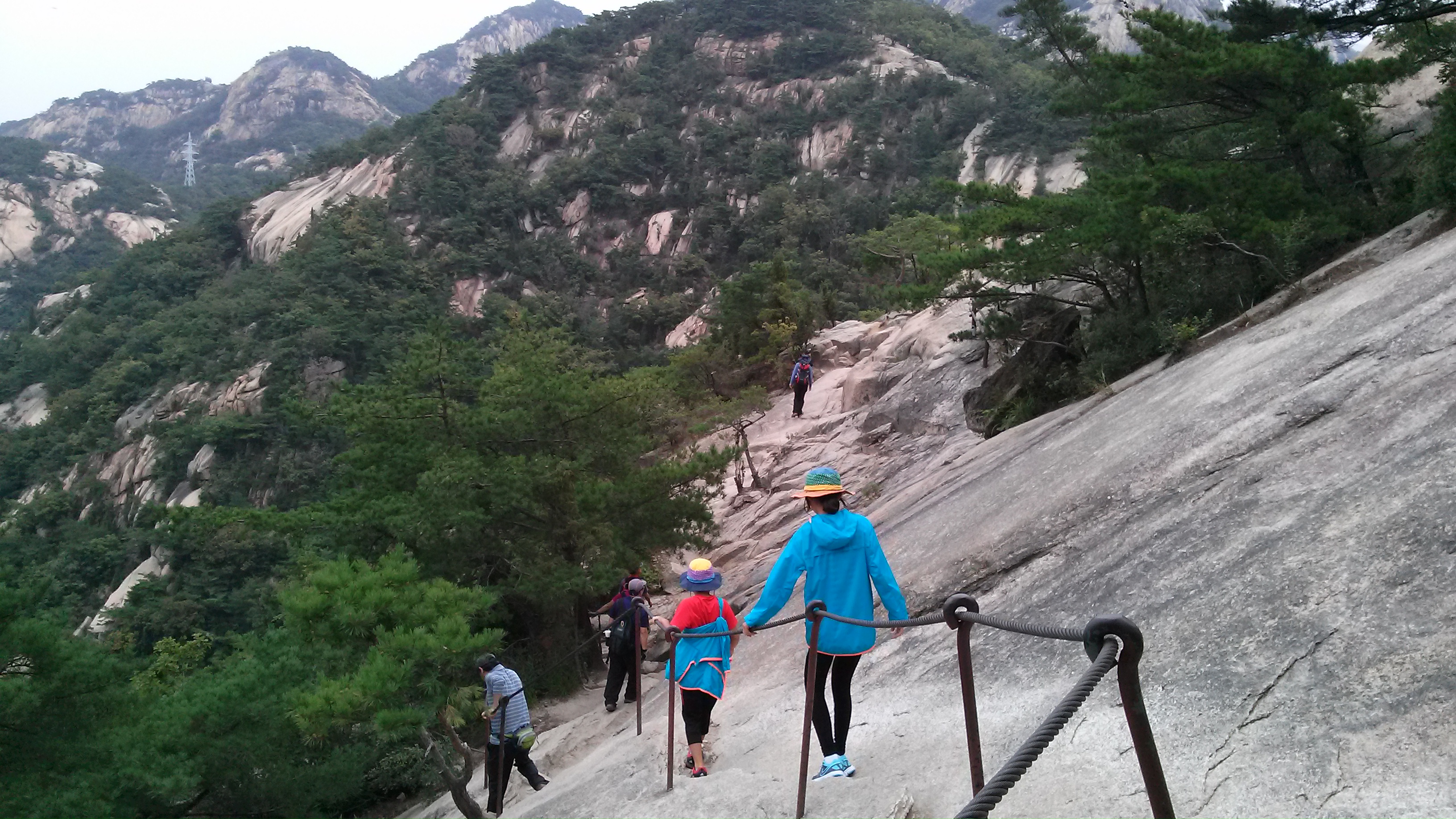 북한산(Bukhansan) 족두리봉에서 사모바위까지