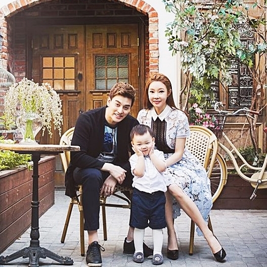 일라이-아내-부인-지연수-나이차-이혼-자녀-근황-우이혼2