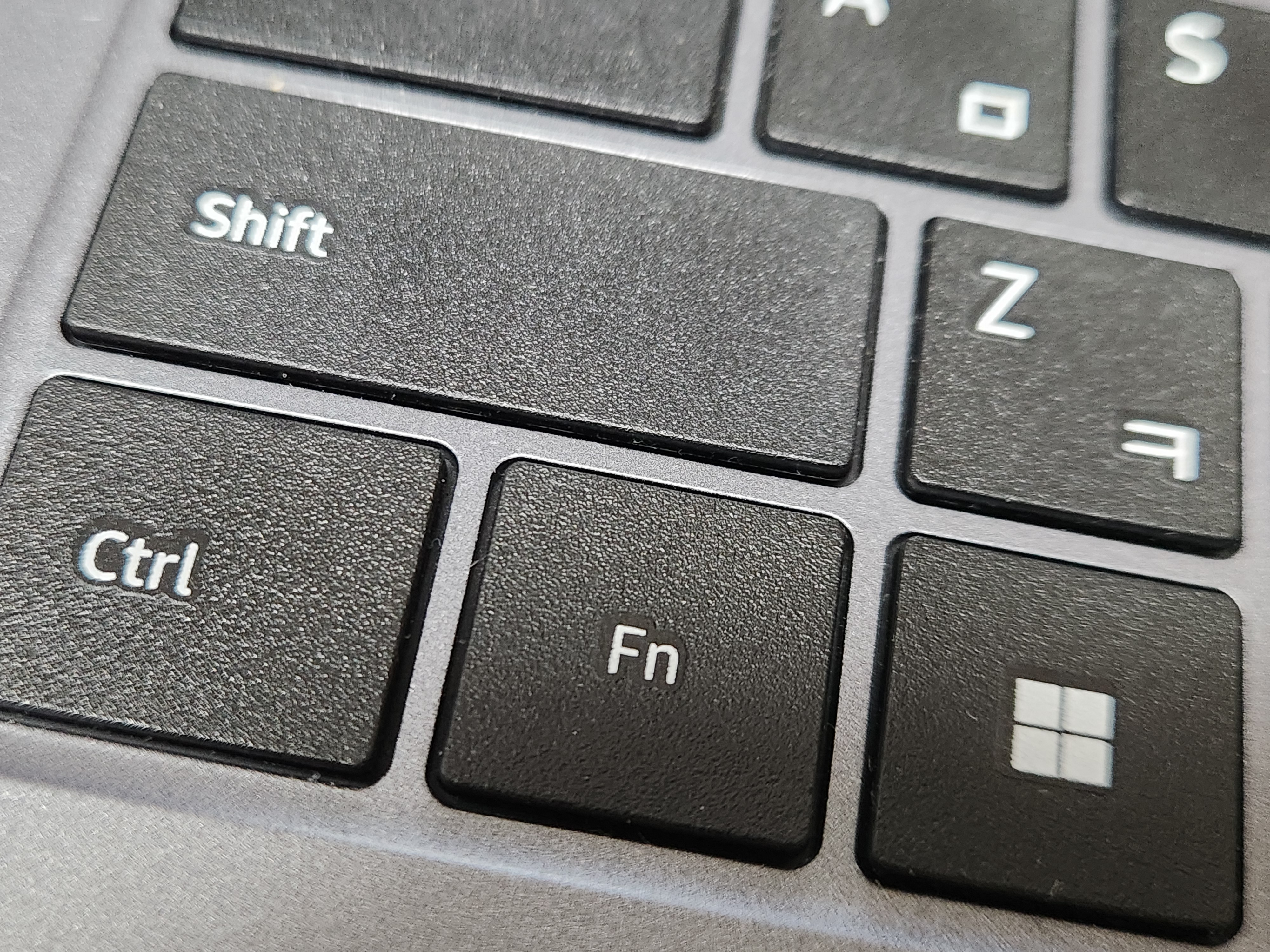 ctrl z 단축 key의 반대는?