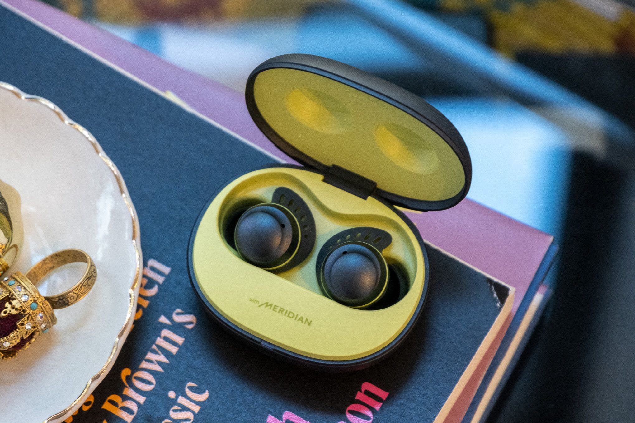 LG의 Tone Free Fit TF8