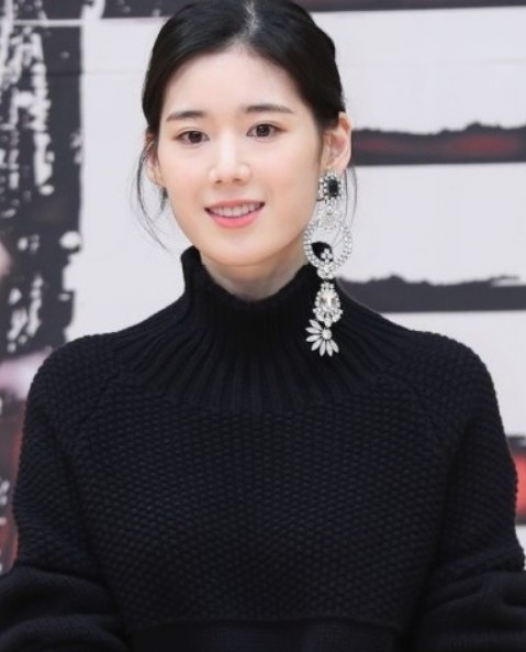 불륜문제로 시끄러웠던 여자연예인 TOP 4