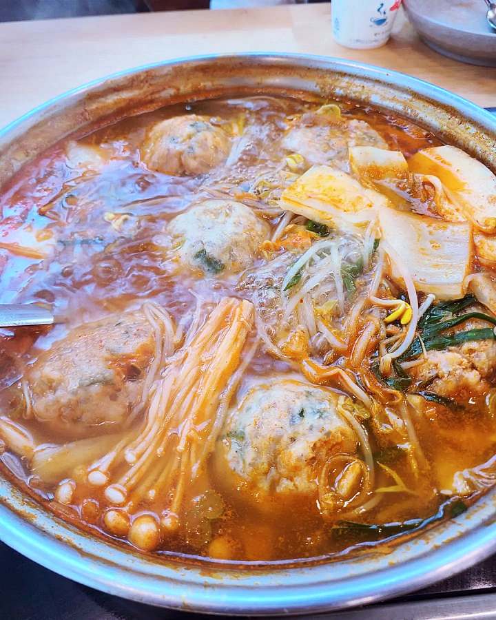 토요일은 밥이좋아 시흥 물왕저수지 만두전골 맛집 박명수 최애 만두피가 없는 굴림 만두 현지인 추천 토밥 좋아 방송정보