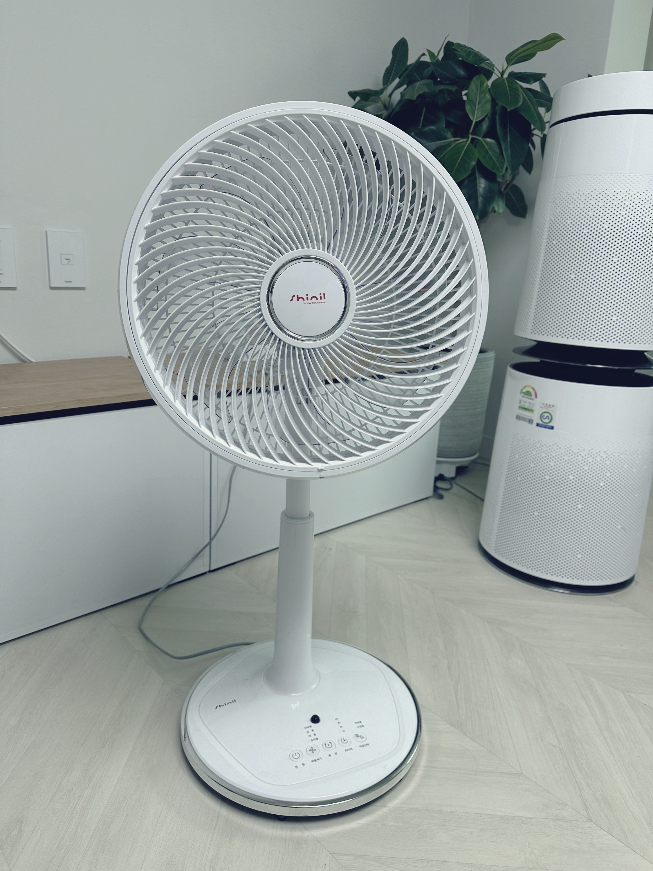 신일선풍기 SIF-CO14EWK 제품 외관 디자인