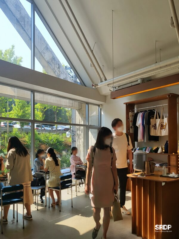 올드페리도넛-용산-한남점-메뉴-추천-피넛버터-올드페리도넛-보관-올드페리-주차-서울-3대-도넛