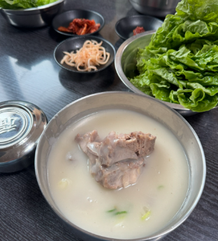 화성식당 : 제주 전통 음식 접짝뼈국 전문점