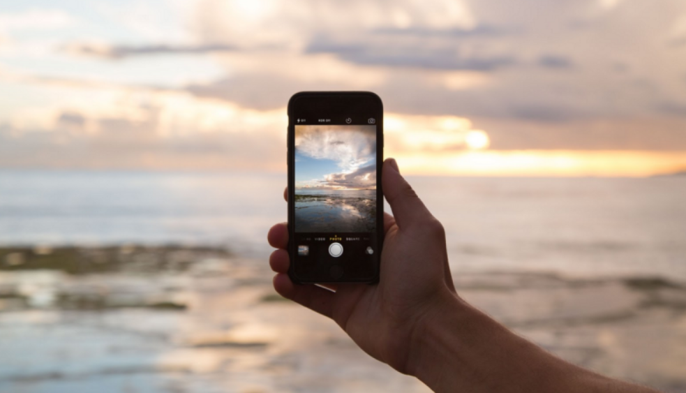 \구도를 생각하며 스마트폰 사진찍기에 대해 안내하는 글