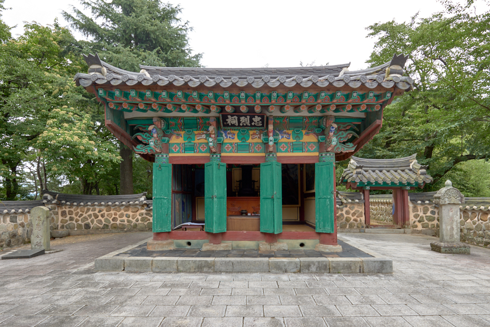 이순신 장군의 위패位牌가 모셔진 사당