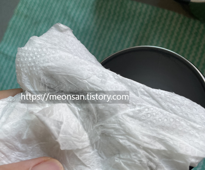 [2026 최신] 이마트 노브랜드 스텐 보온보냉 쉐이커보틀 750ml 직접 써봤습니다 &mdash; 세일해서 업어온 놈이 가격이상이다 텀블러 내부 연마제 제거 티슈에 묻어난 사진