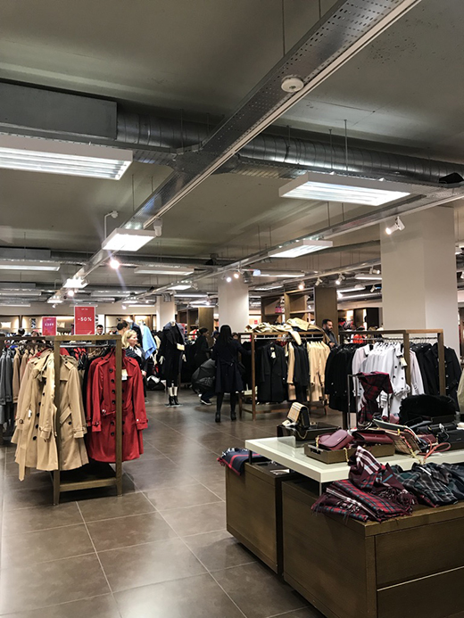 런던의 버버리 아웃렛