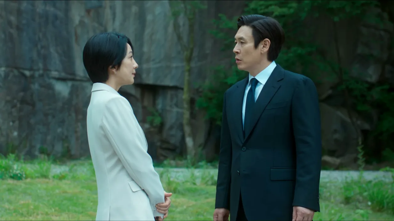 아무리 깨려고 해도 악의 근원은 깨지지 않고, 결국 주인공은 자신을 희생해서 그것을 깨려고 한다