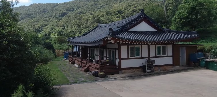 퓨전한옥 주택매매 급매물 - 충북 영동 용화면 월전리, 경기도 파주 문발동, 양평 용문면 화전리, 경남 밀양 산외면 엄광리, 전남 장흥 유치면