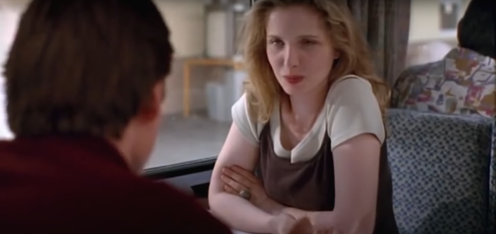 기차안에서 심도있는 얘기를 나누는 두 사람 (영화 '비포 선라이즈')