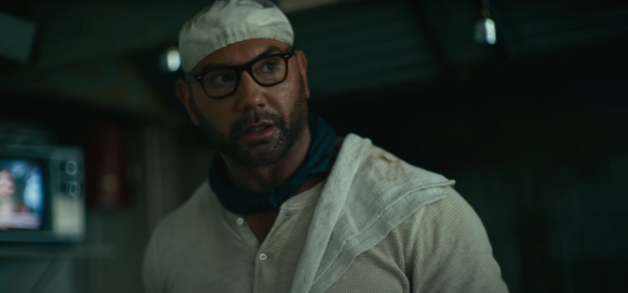 햄버거 가게를 운영중인 스콧 (영화 '아미 오브 더 데드')