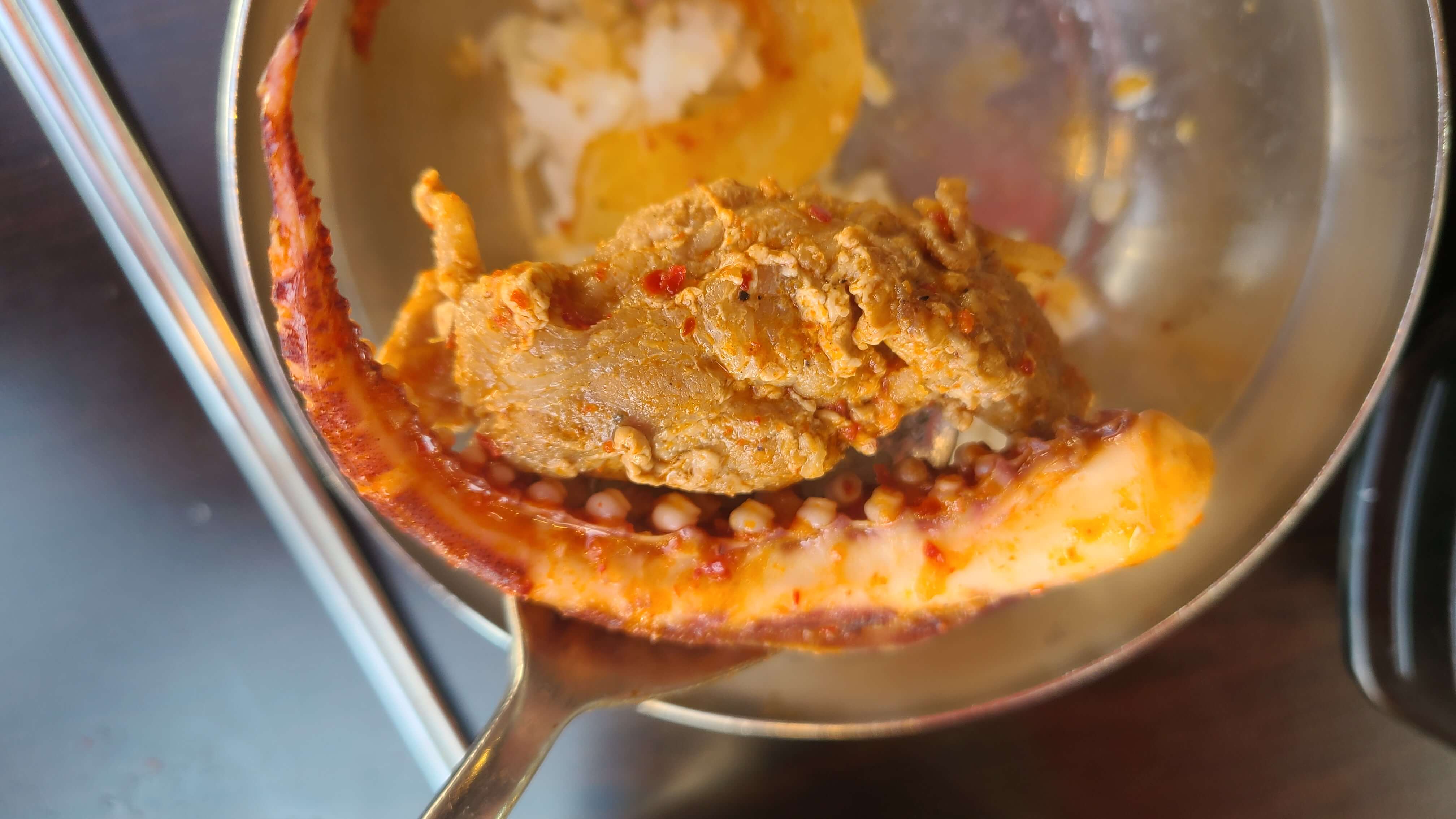 우성-기사식당-오징어-고기