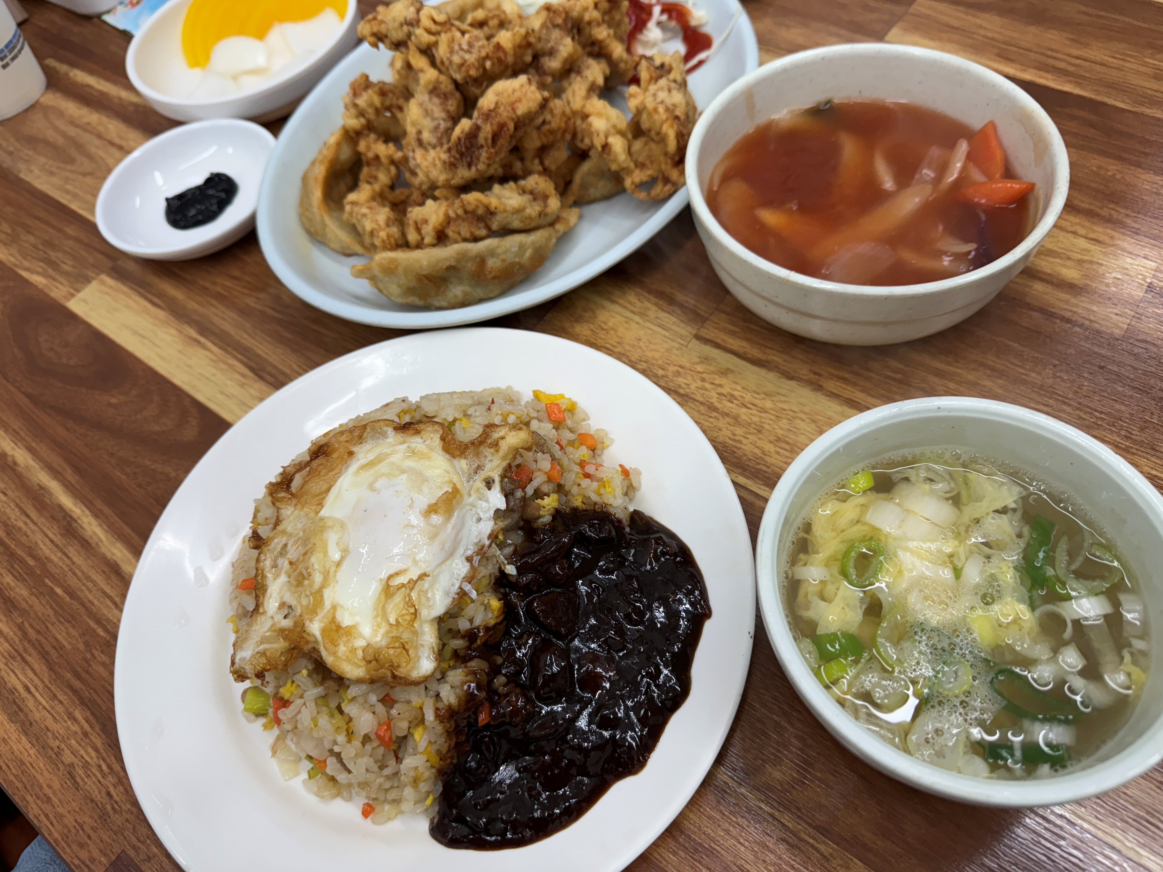 미각반점 볶음밥과 탕수육