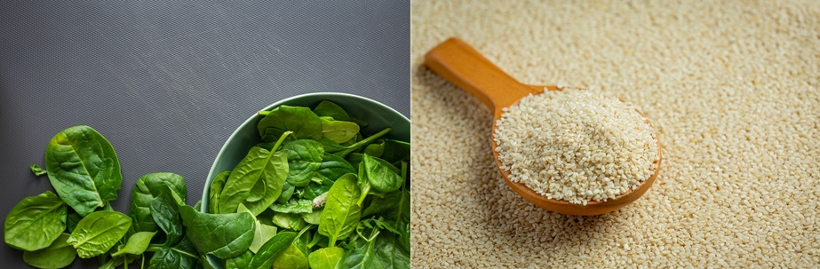 왼쪽은 회색 바닥에 동그란 그릇을 놓고 그 속에 시금치를 가득 담아두고&#44; 그 왼쪽 바닥에 시금치를 약간 놓아두고 찍은 사진이고&#44; 오른쪽 사진은 참깨를 가득 담아 놓은 곳에서 나무숟가락으로 한숟가락 가득 담아두고 찍은 사진