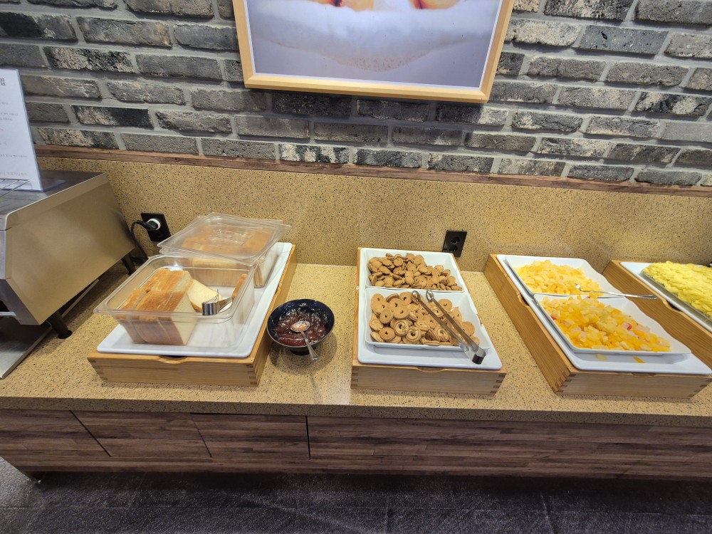 후식 과자&amp;#44; 과일&amp;#44; 빵