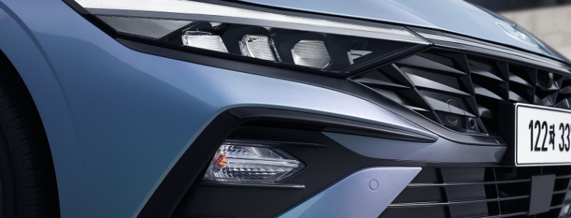 아반떼 하이브리드 전면부 디자인