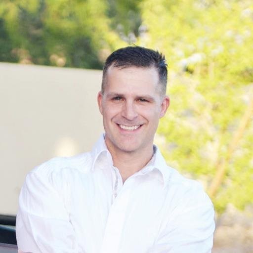 부의 추월차선이라는 책을 쓴 저자의 모습