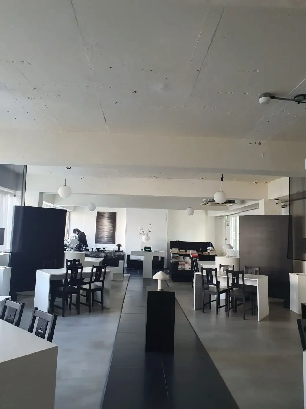 서교동_조용한 카페 추천_홍대_연남동_책읽기 좋은 카페_핸드드립커피_생츄어리