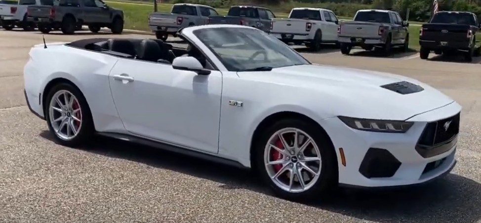 가성비 스포츠카 추천 - 포드 머스탱 7세대 쿠페, 컨버터블 내부, 실내 시승기 리뷰