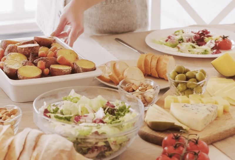 건강한-음식-샐러드-올리브-견과류