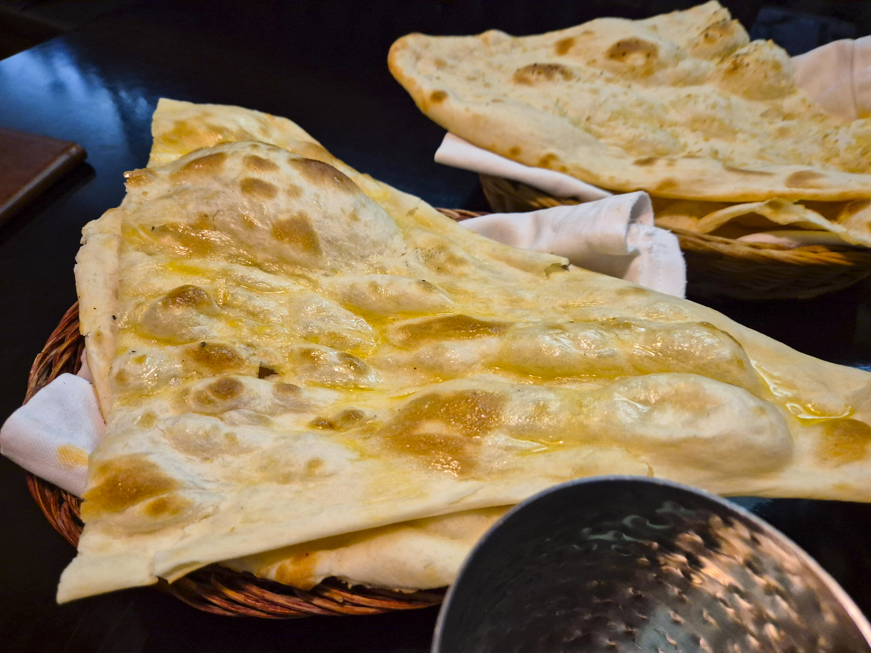 버터 난 및 갈릭 난