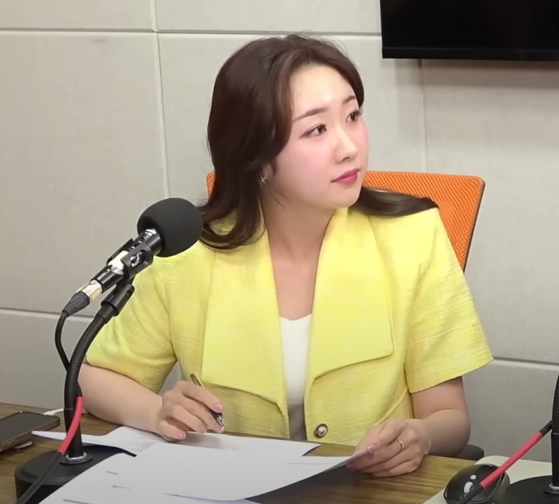 엠장기획 거의잡스럽다 이동형tv 측면승부 강민경 아나운서 성욕 발언 나이 프로필 학력 인스타 결혼