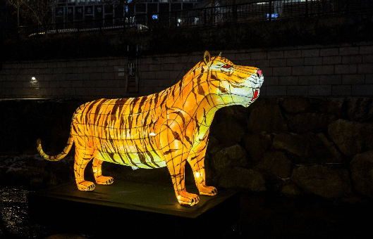 서울빛초롱축제 2024 서울 축제 서울 겨울 축제 청계천 빛 축제 서울 야간 관광 서울 연말 여행 서울 랜턴 페스티벌 크리스마스 마켓 청계천 데이트 코스 서울 축제 일정