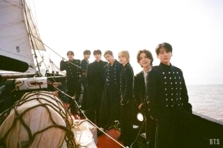 BTS 스윔 가사 뜻 여배우 수어 빌보드 핫100