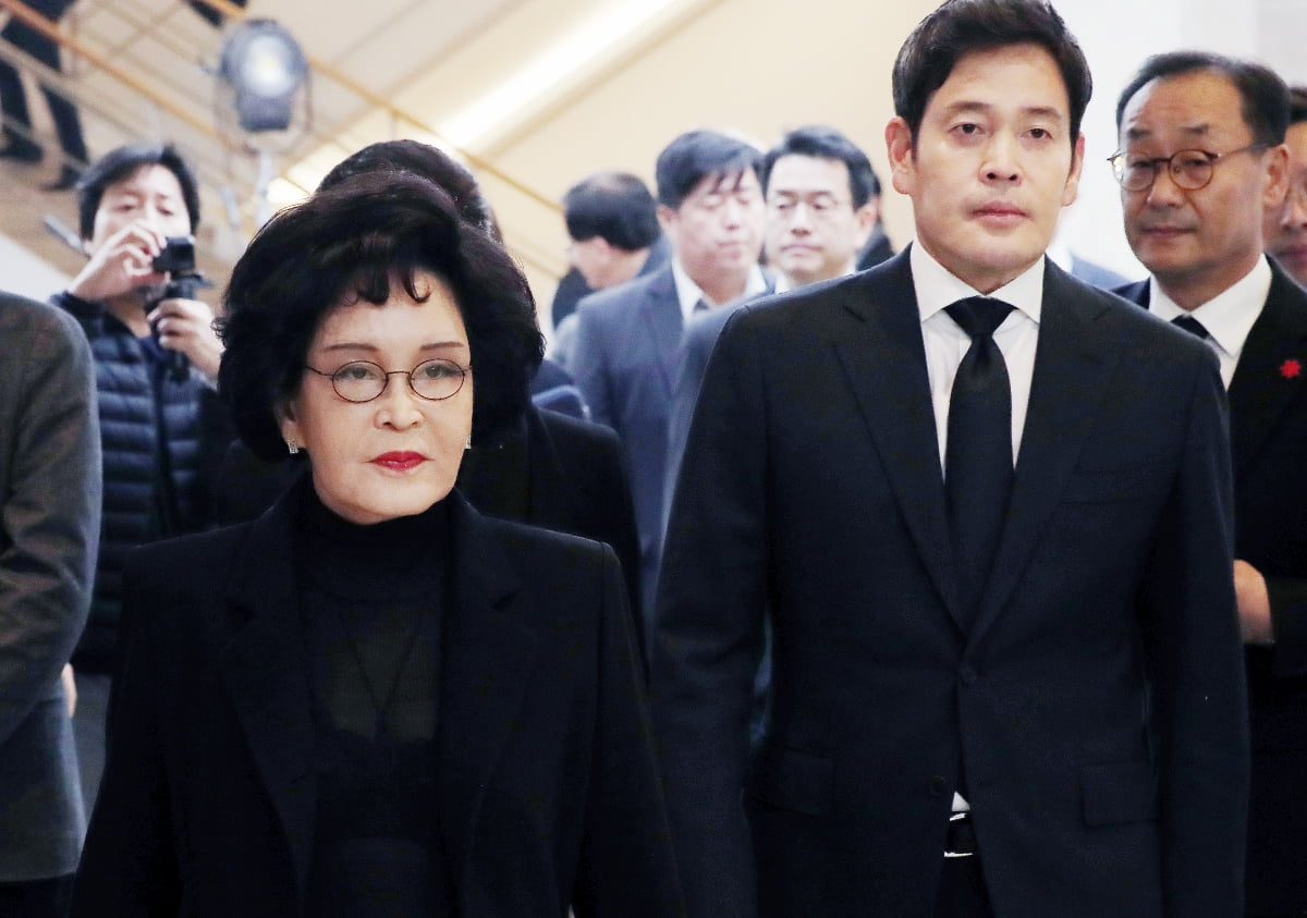 신세계 이명희, 정용진